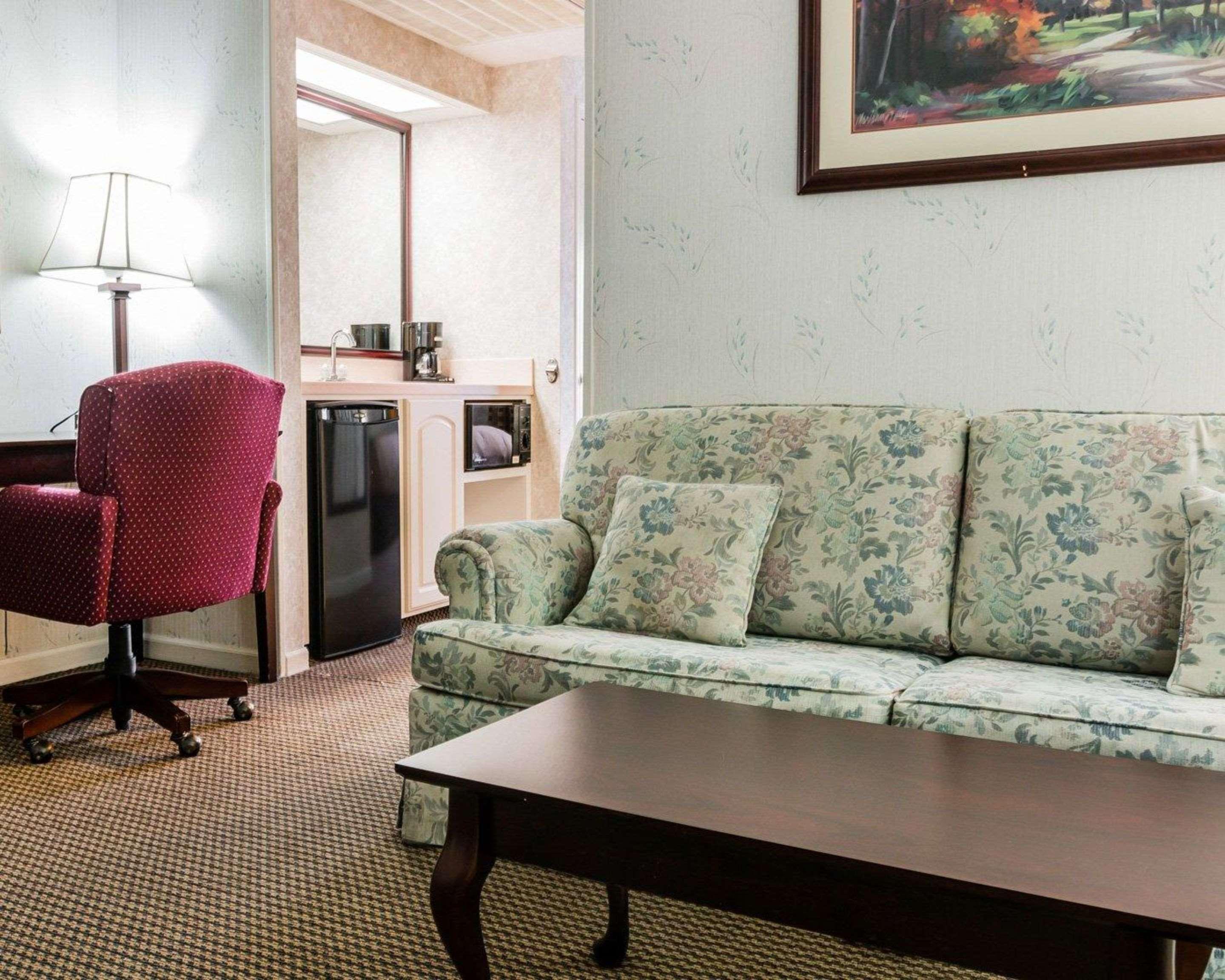Econo Lodge & Suites Каскейд Экстерьер фото